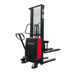Akkukäyttöinen pinoamisvaunu 3000mm / 1500 kg, Lonking